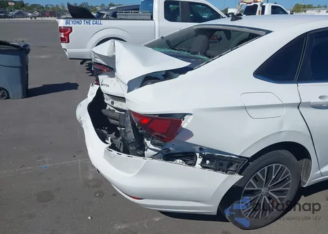 2021 Volkswagen Jetta 1.4T R-Line/1.4T S/1.4T Se z USA, uszkodzony, nr VIN 3VWC57BU3MM047529